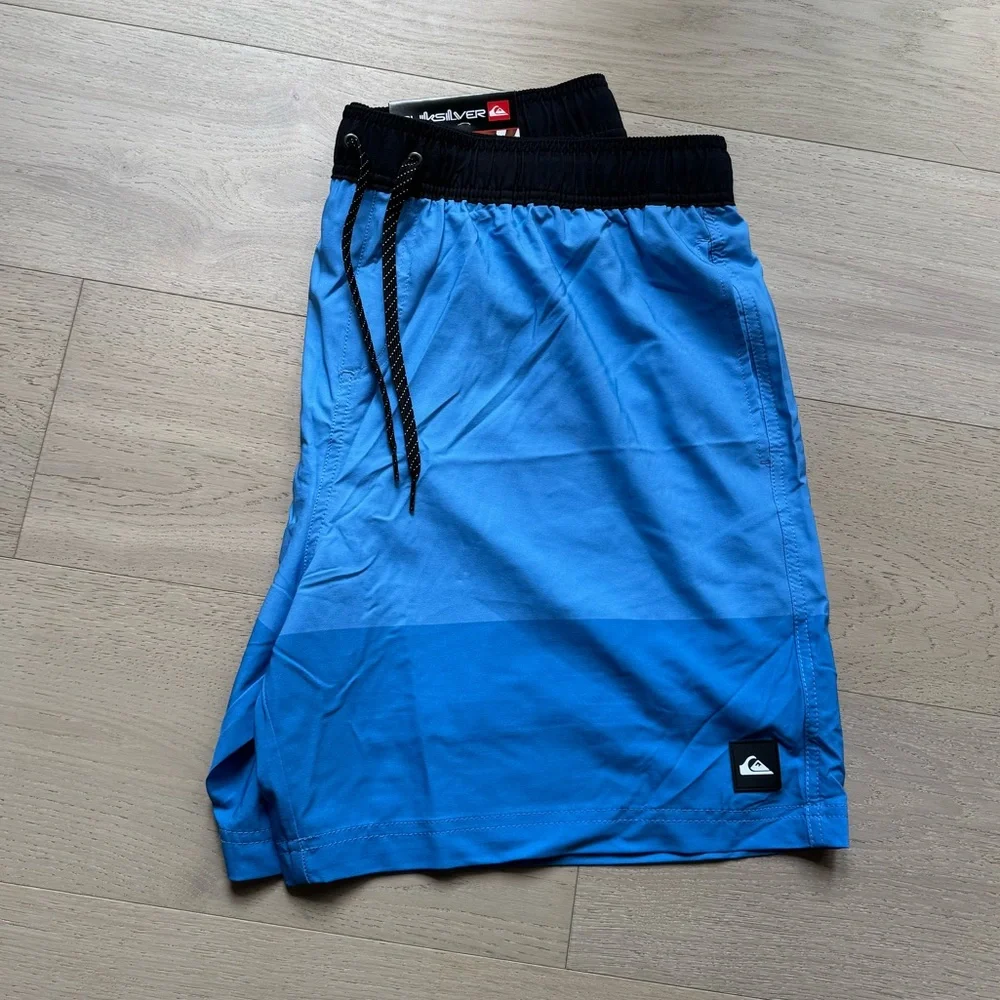 NWT Quicksliver Men’s Blue Board Shorts